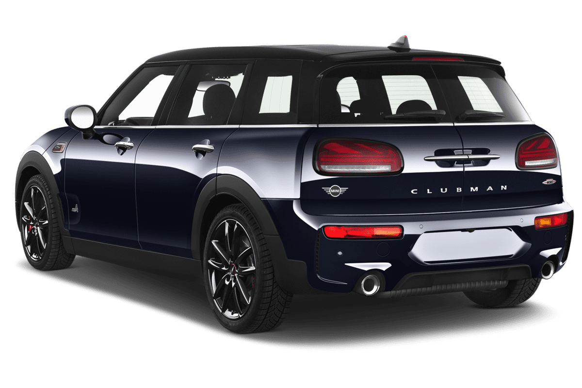 Schräge Heckansicht eines MINI Clubman John Cooper Works, freigestellt