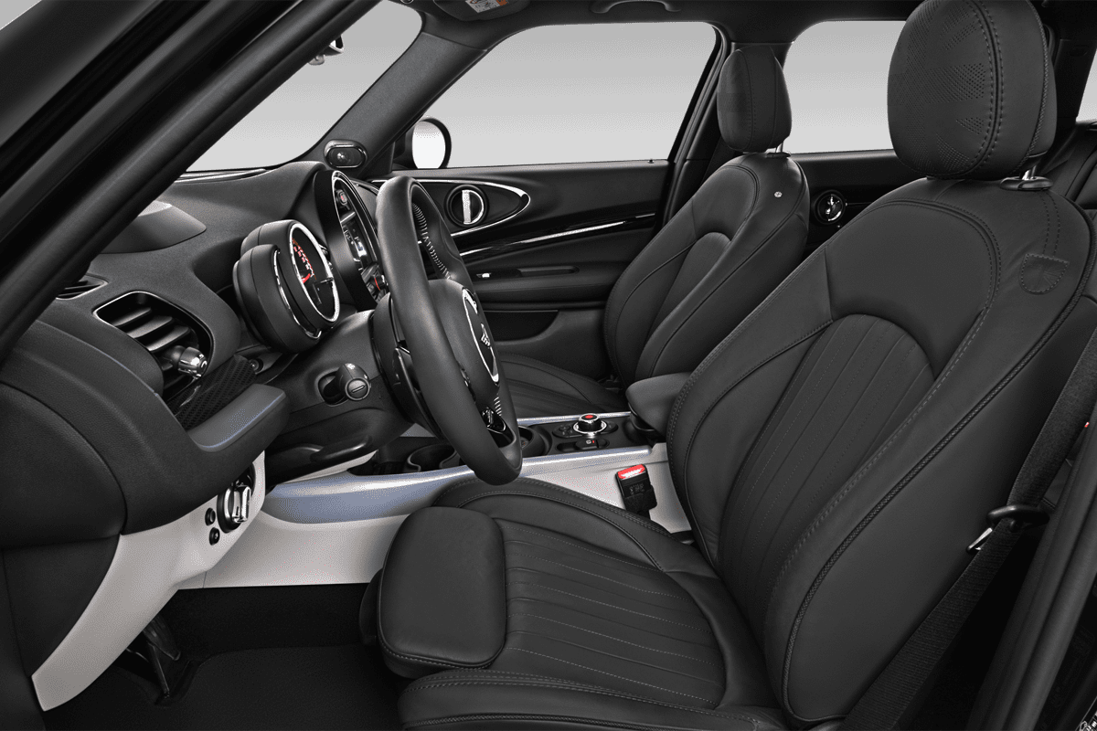 Vordersitze eines MINI Clubman John Cooper Works