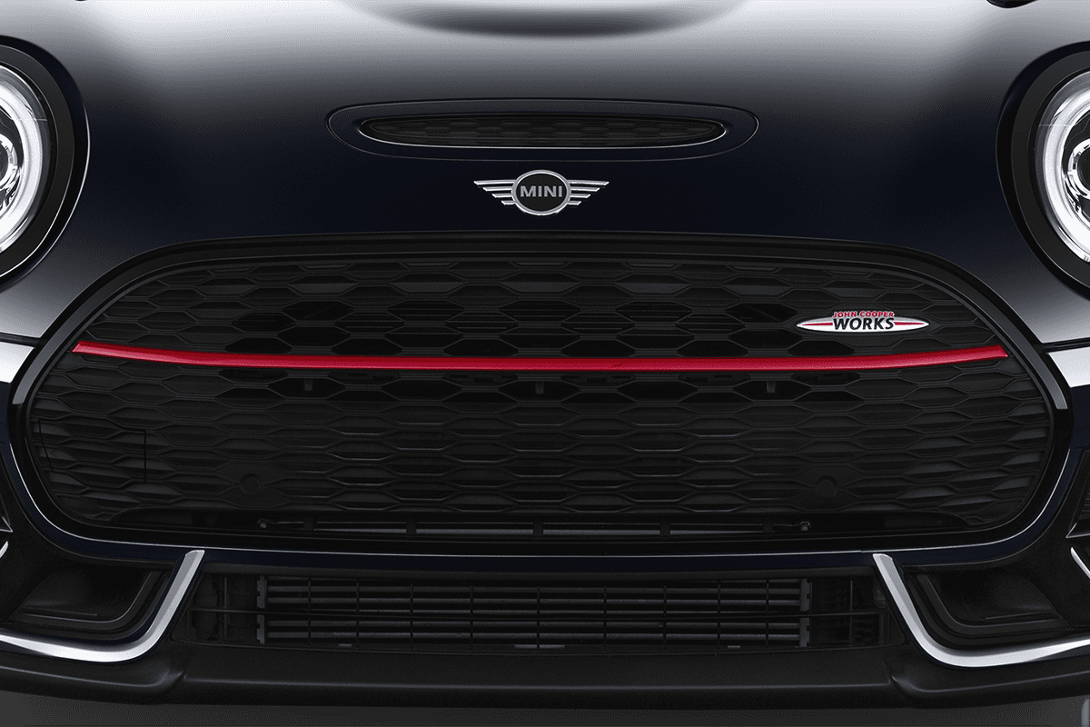 Kühlergrill eines MINI Clubman John Cooper Works