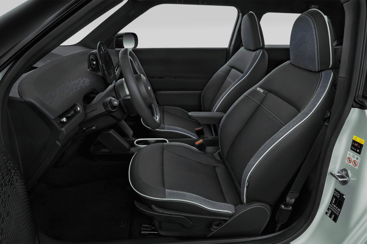 Vordersitze eines MINI Cooper Electric 