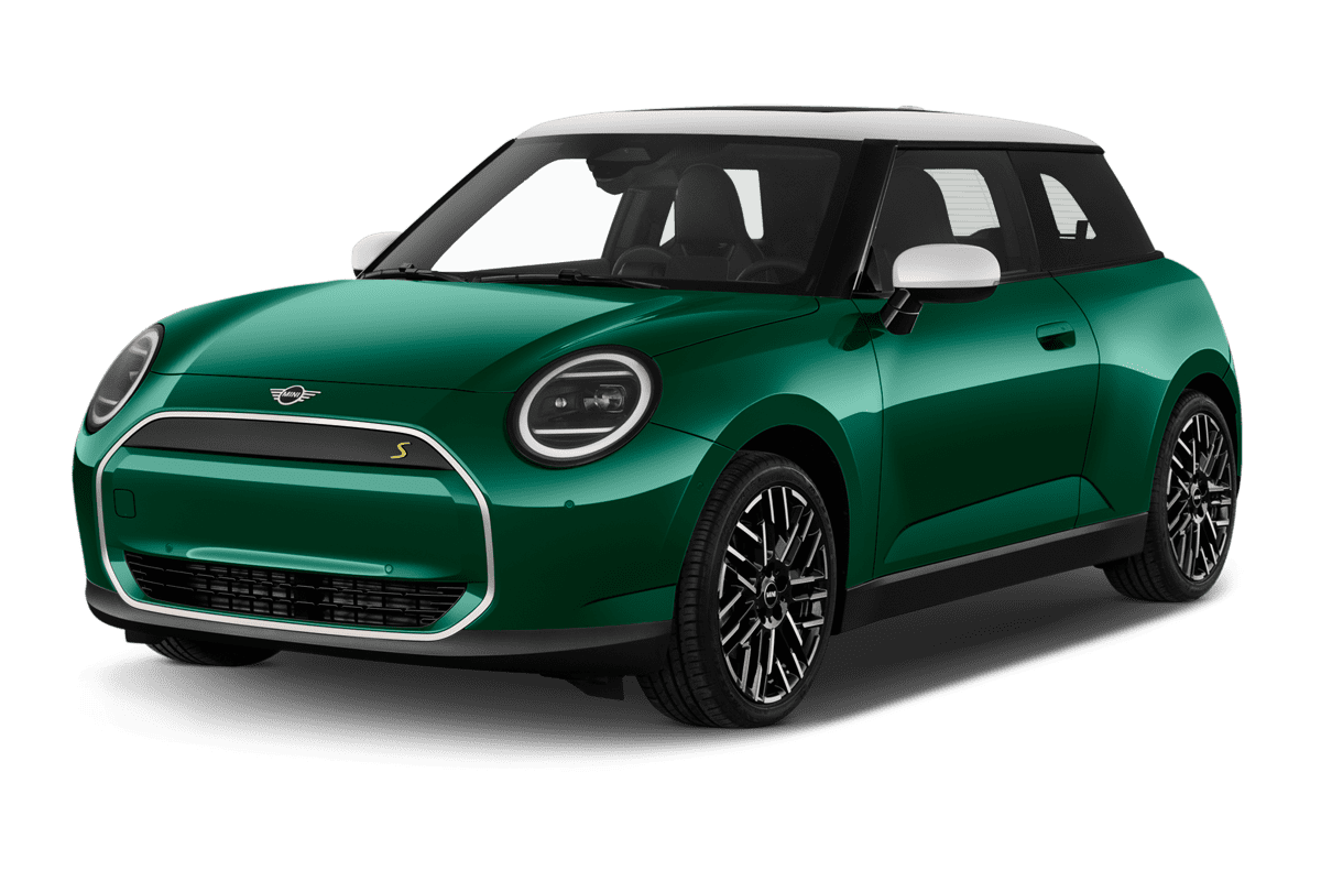 Schräge Frontansicht eines MINI Cooper Electric , freigestellt