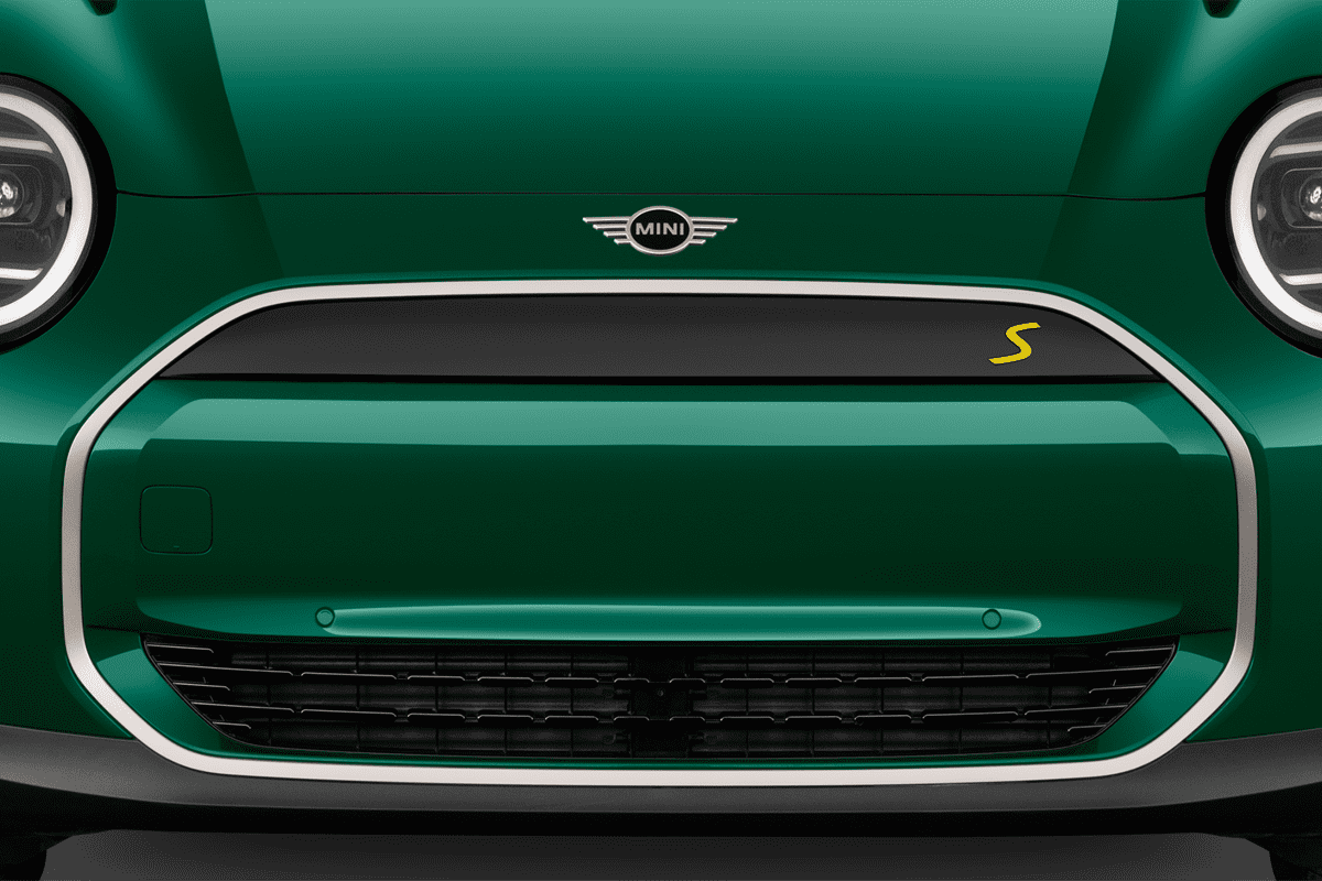 Kühlergrill eines MINI Cooper Electric 