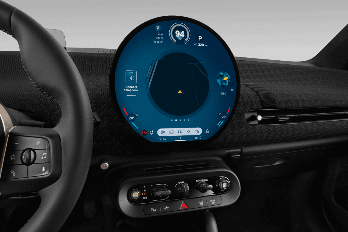 Mittelkonsole eines MINI Cooper Electric 