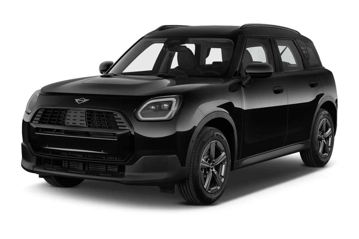 Schräge Frontansicht eines MINI Countryman , freigestellt
