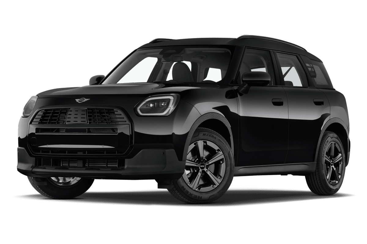 Tiefe, schräge Heckansicht eines MINI Countryman , freigestellt