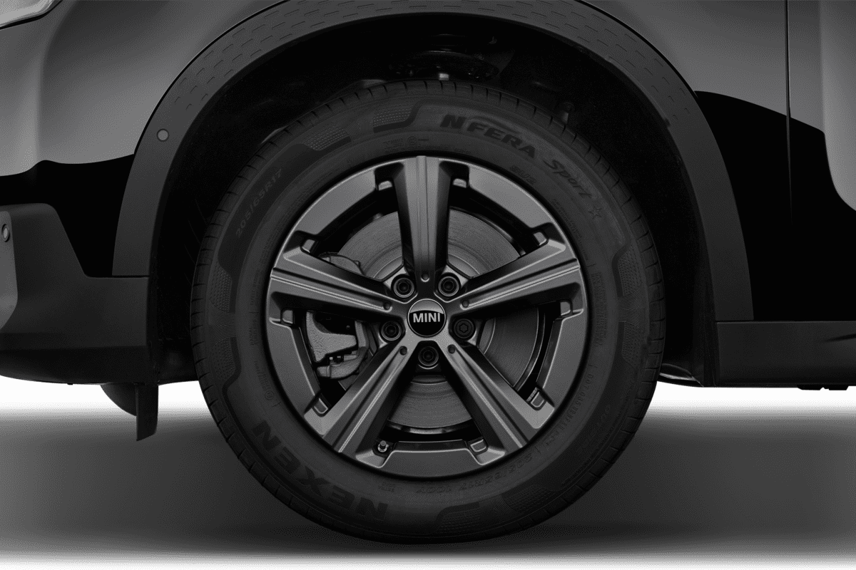 Radkappe oder Felge eines MINI Countryman