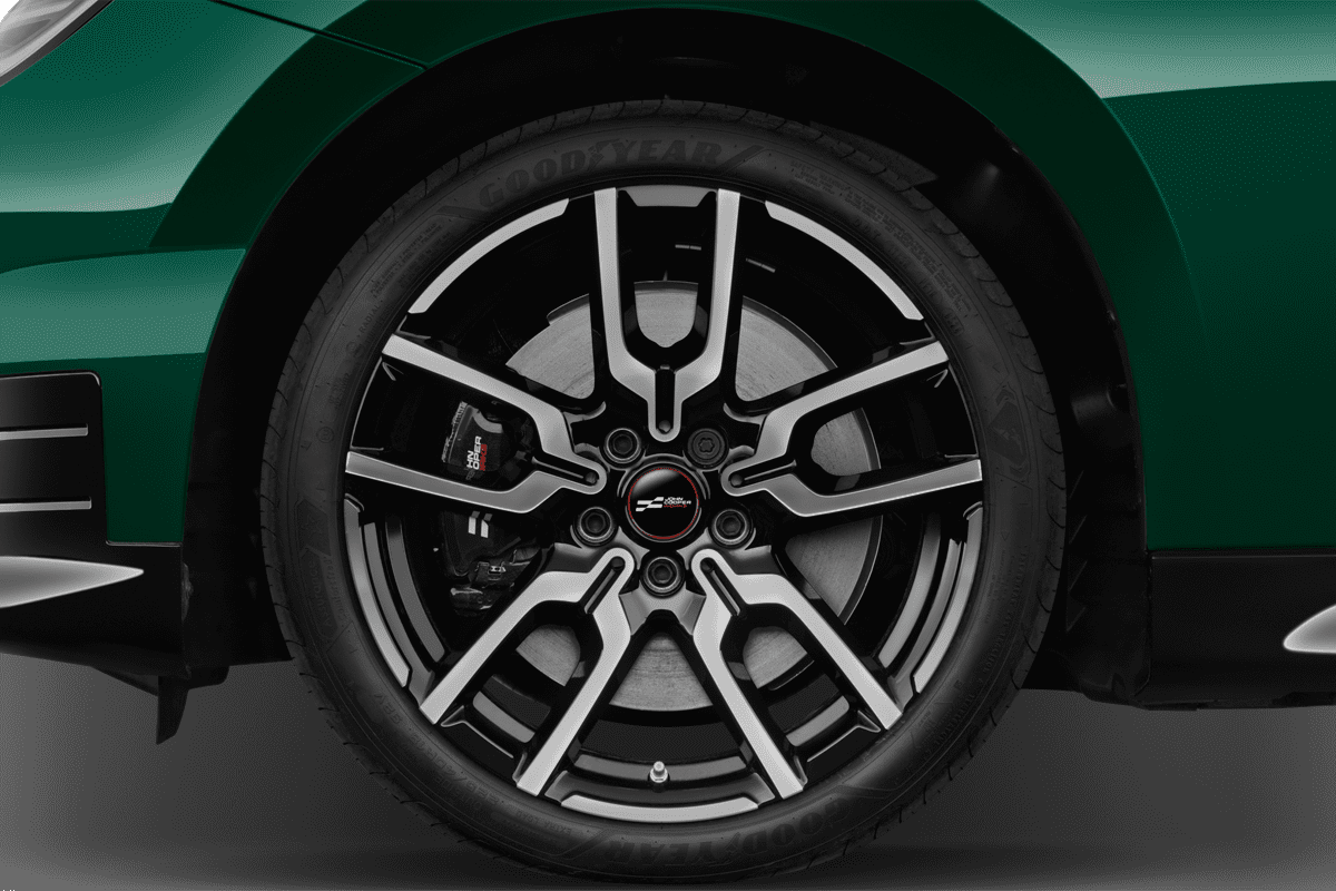 Radkappe oder Felge eines MINI Countryman Electric