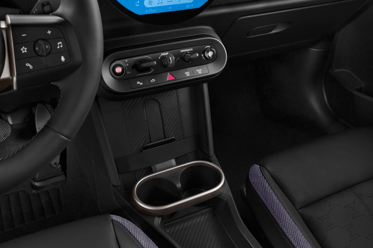 Schaltknüppel eines MINI Cooper 5-Türer 