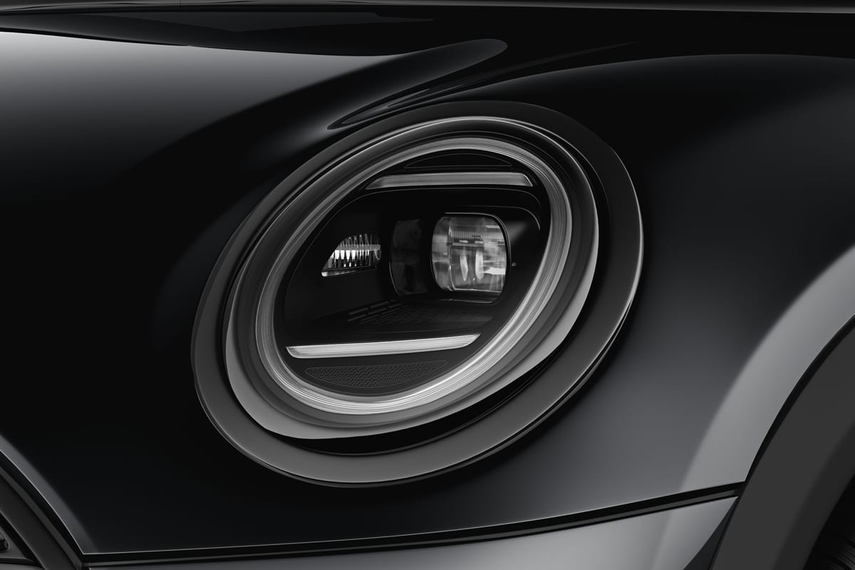 Frontscheinwerfer eines MINI Cooper 5-Türer 