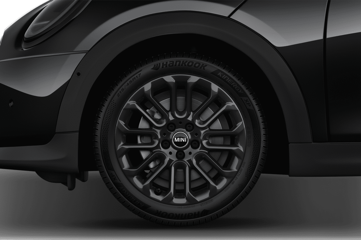 Radkappe oder Felge eines MINI Cooper 5-Türer 