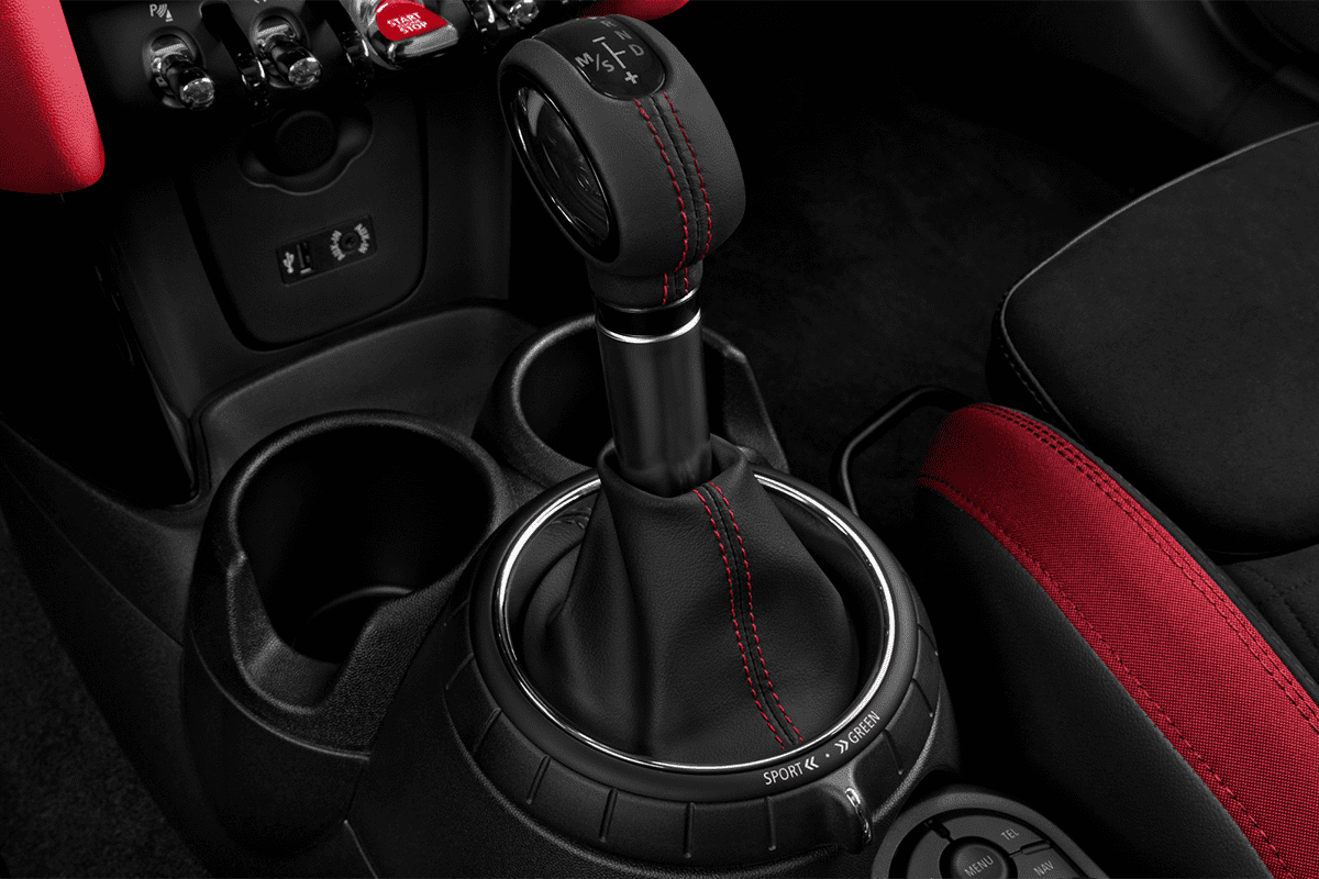 Schaltknüppel eines MINI 3-Türer John Cooper Works