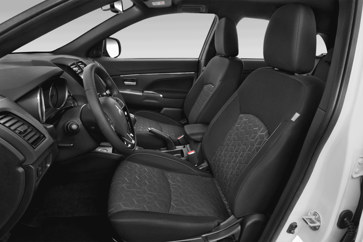 Vordersitze eines Mitsubishi ASX Plug-in-Hybrid