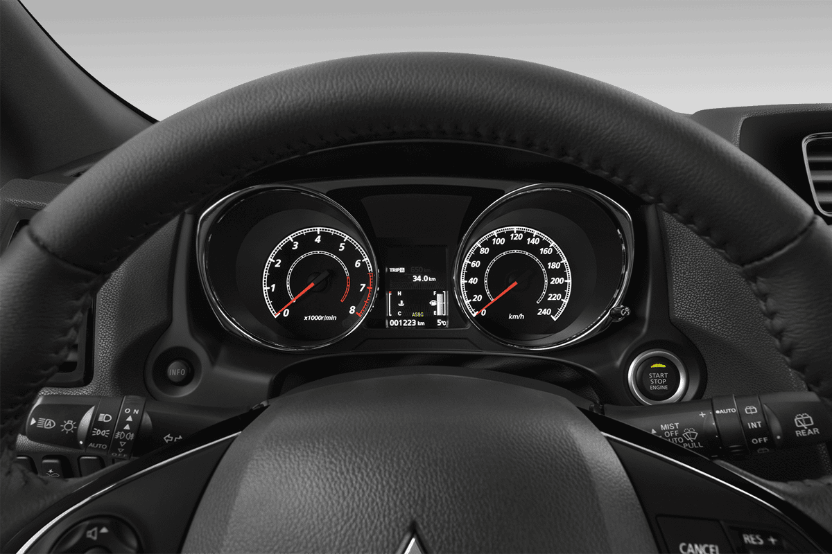 Kombiinstrument eines Mitsubishi ASX Plug-in-Hybrid