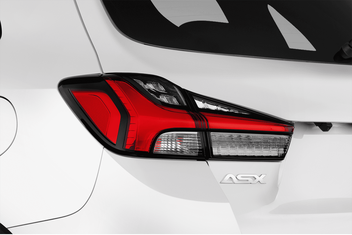Heckleuchten eines Mitsubishi ASX Plug-in-Hybrid