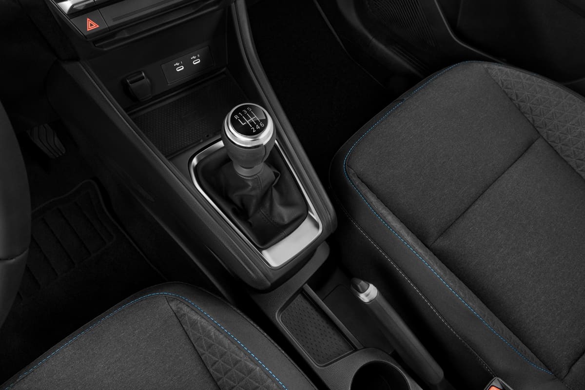 Schaltknüppel eines Mitsubishi ASX Hybrid