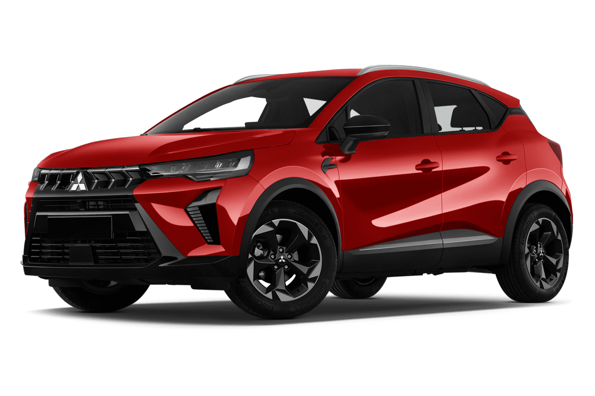 Tiefe, schräge Heckansicht eines Mitsubishi ASX Hybrid, freigestellt