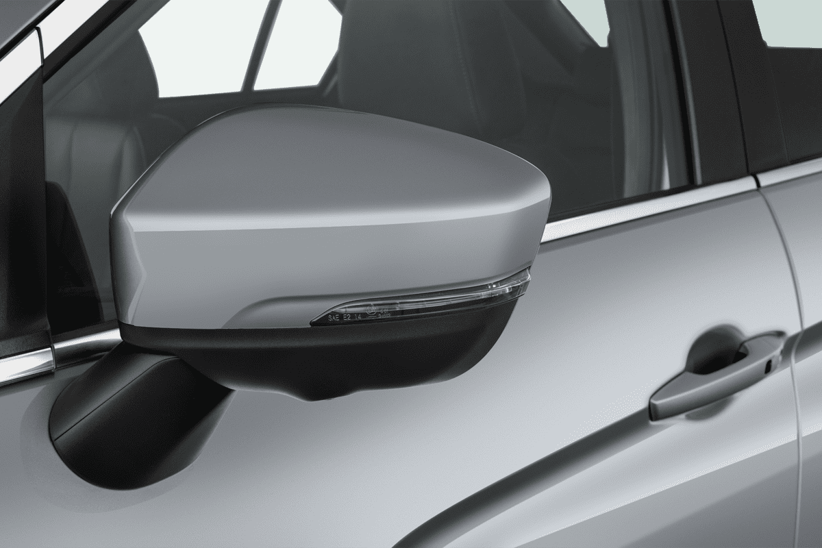 Rückspiegel eines Mitsubishi Eclipse Cross Plug-in Hybrid