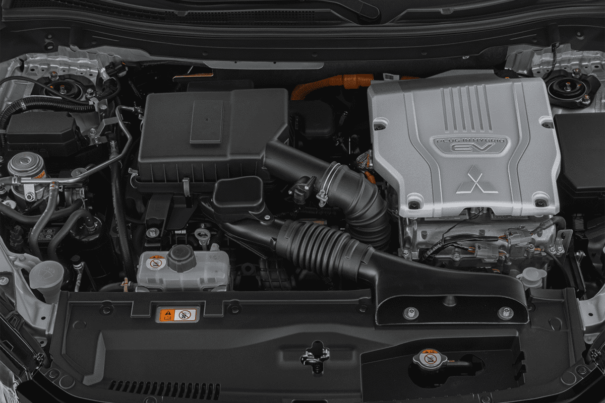 Motorraum eines Mitsubishi Eclipse Cross BEV (neues Modell)