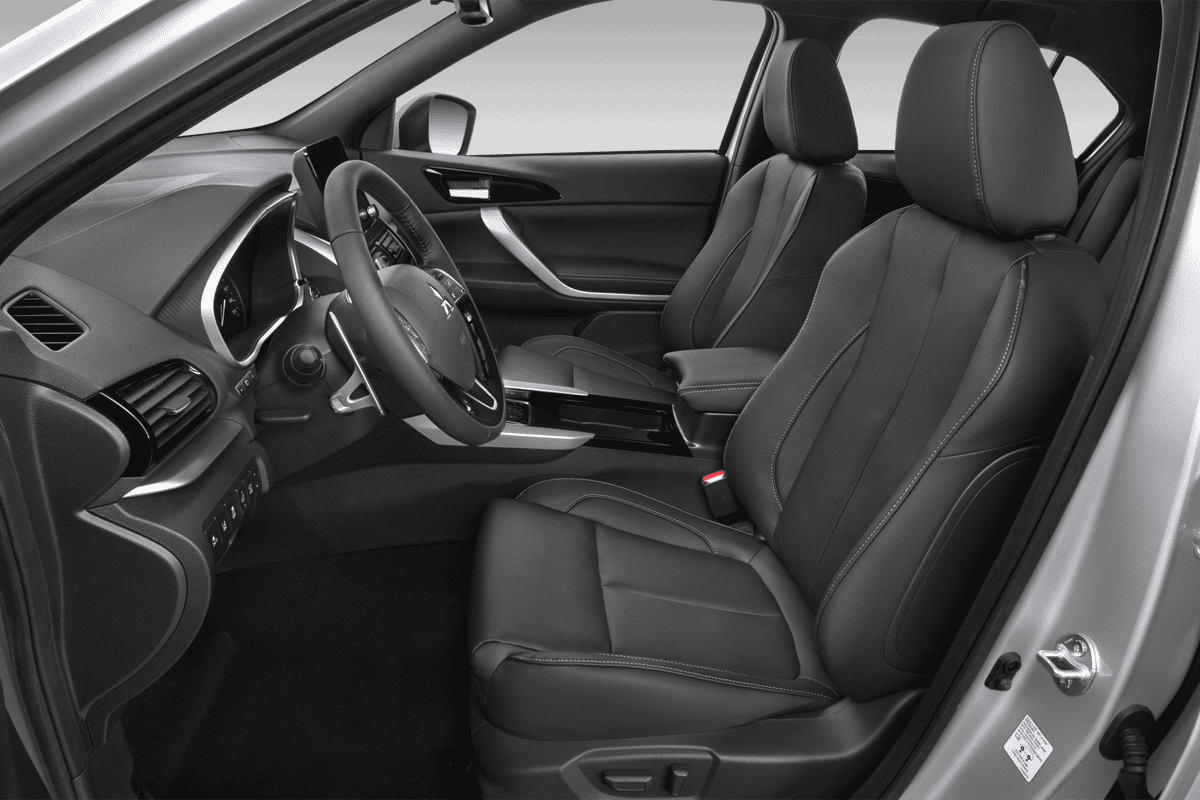Vordersitze eines Mitsubishi Eclipse Cross BEV (neues Modell)