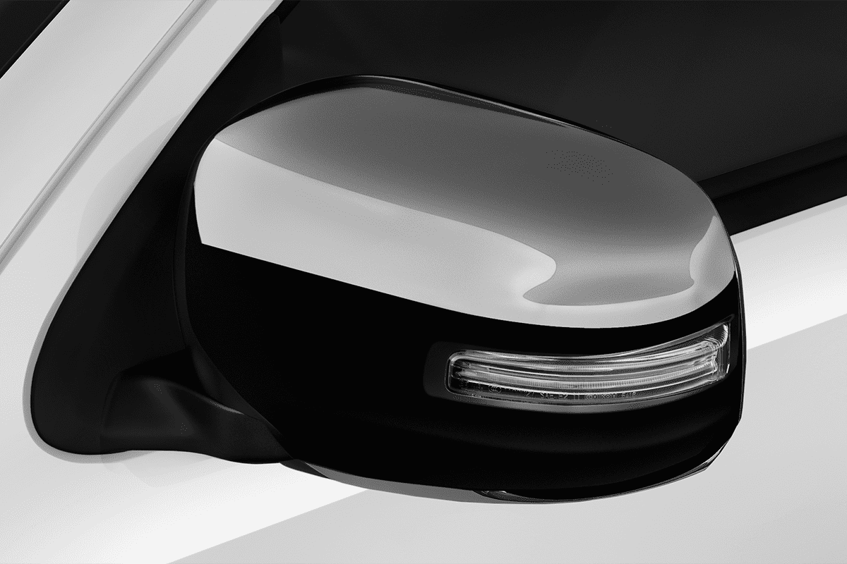 Rückspiegel eines Mitsubishi L200