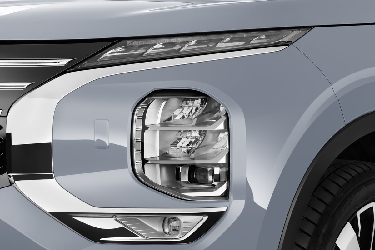 Frontscheinwerfer eines Mitsubishi Outlander Plug-in-Hybrid