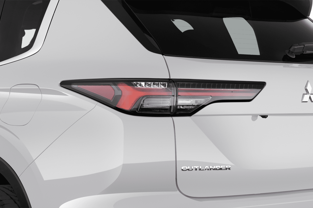 Heckleuchten eines Mitsubishi Outlander Plug-in-Hybrid