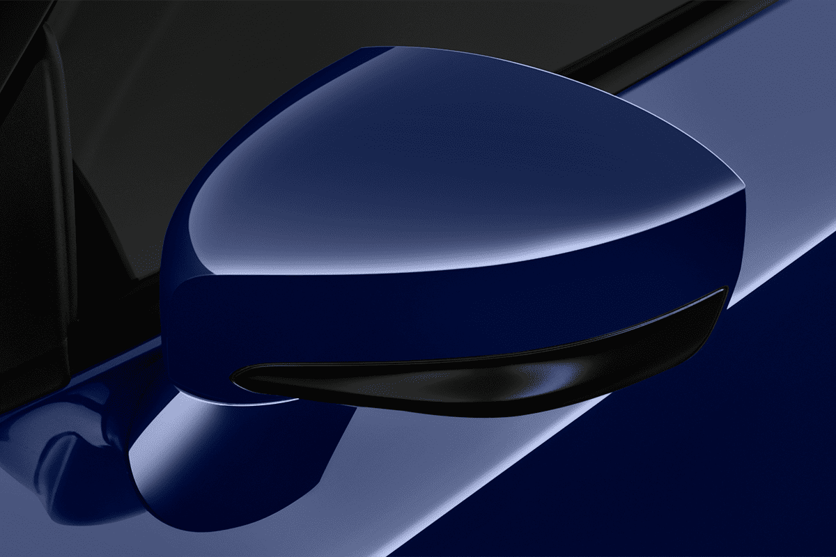 Rückspiegel eines Nissan GT-R