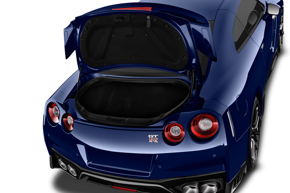Kofferraum eines Nissan GT-R