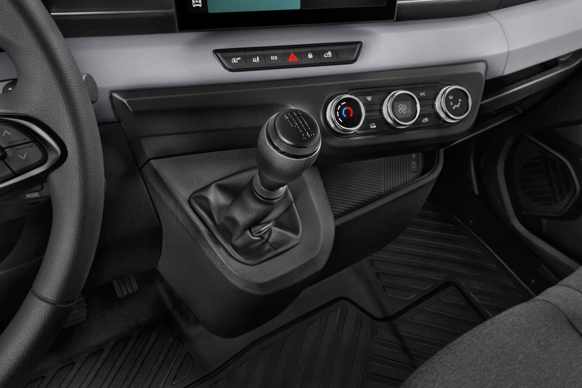 Schaltknüppel eines Nissan Interstar EV