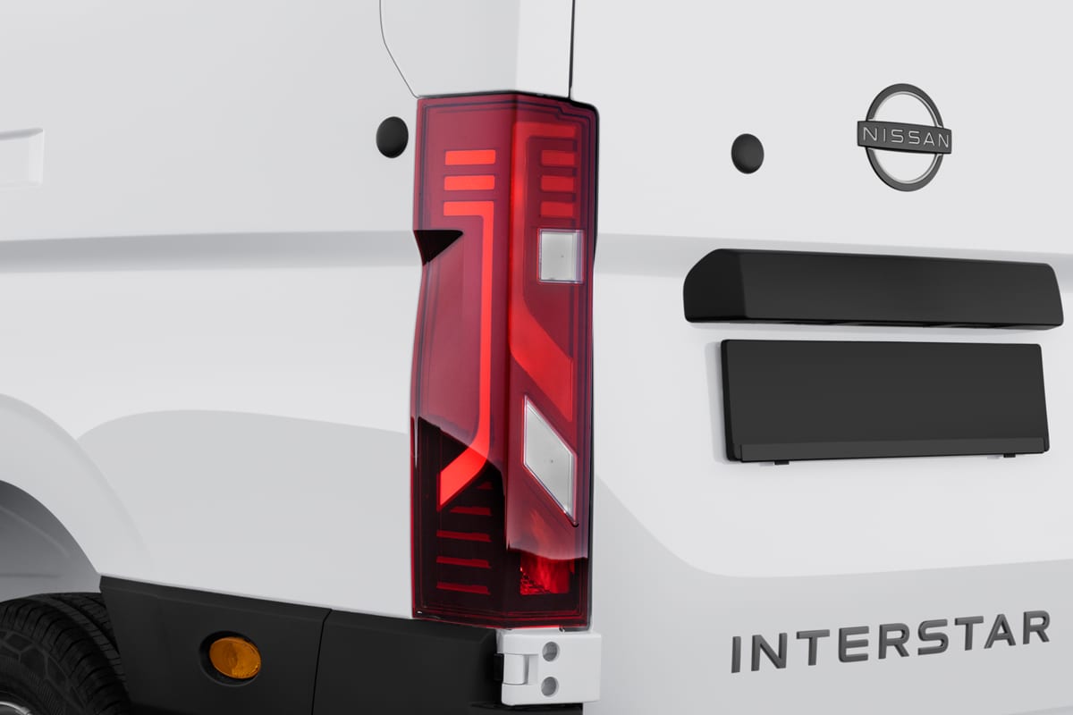 Heckleuchten eines Nissan Interstar EV