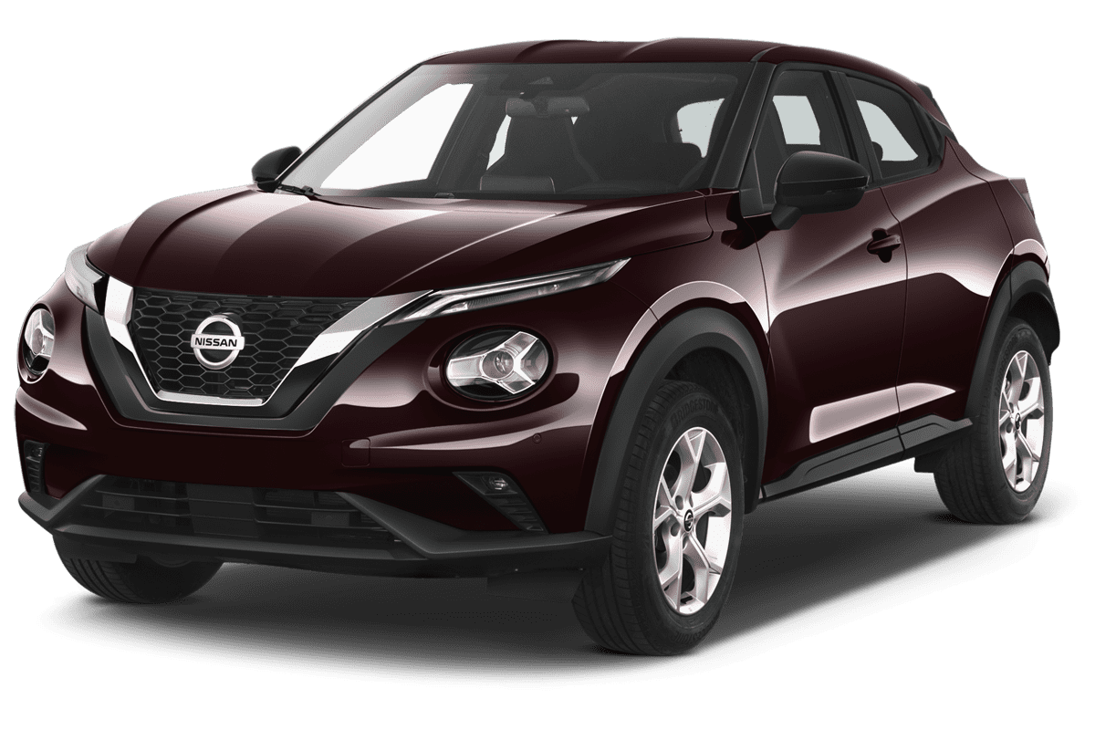 Schräge Frontansicht eines Nissan Juke Hybrid , freigestellt