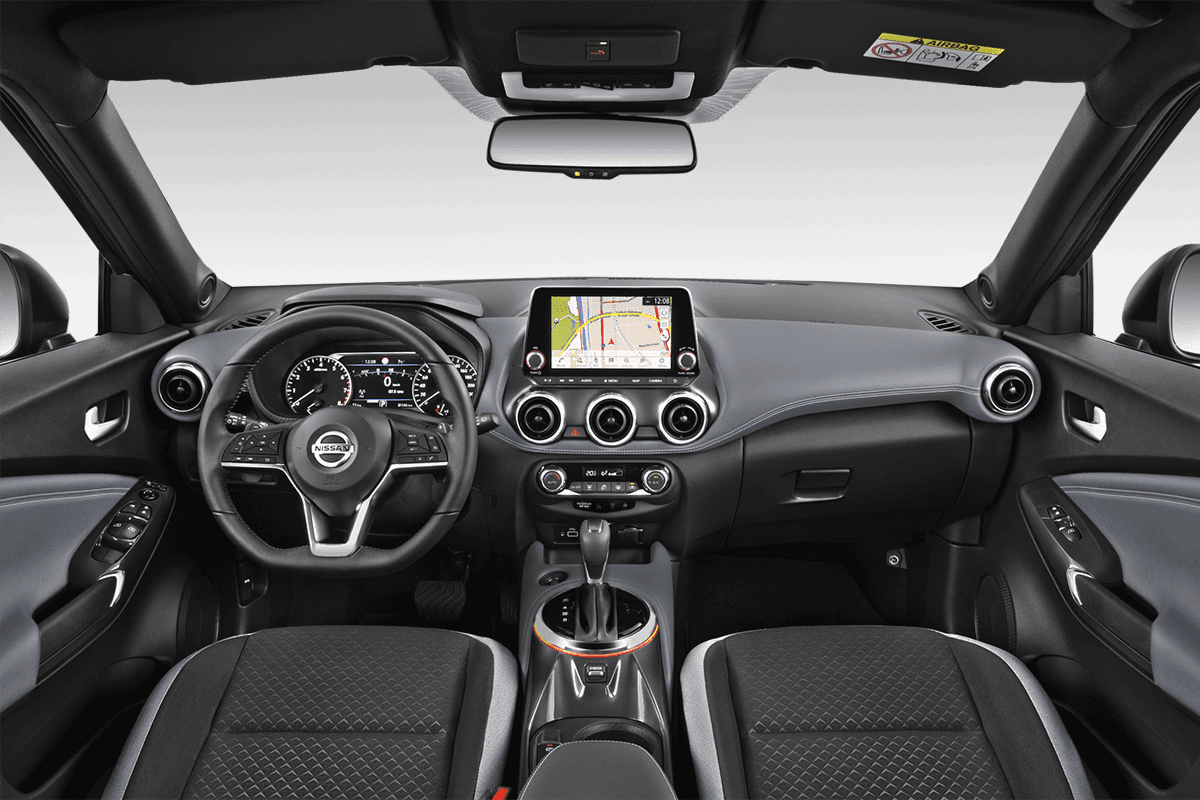 Armaturenbrett eines Nissan Juke Hybrid 