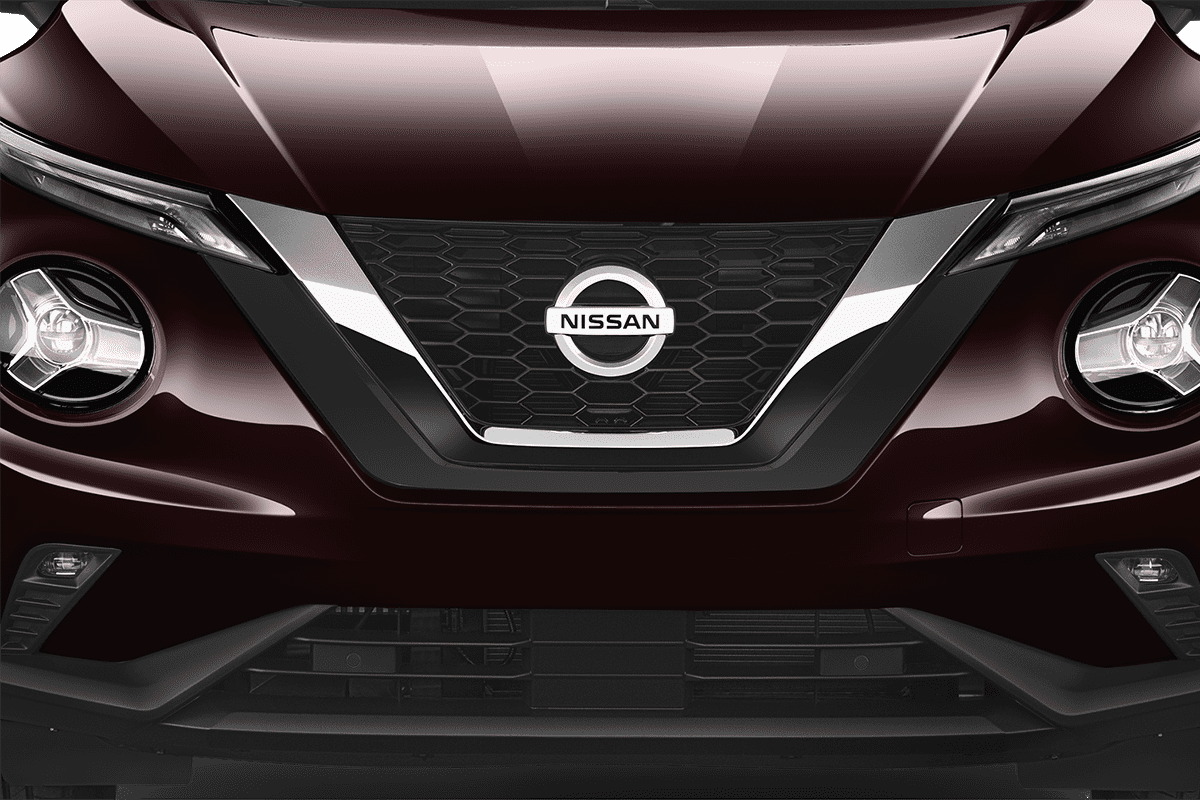 Kühlergrill eines Nissan Juke Hybrid 