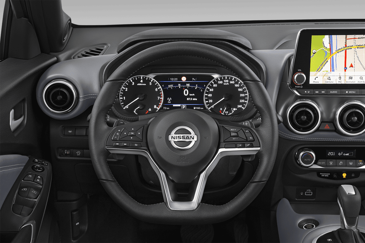 Lenkrad eines Nissan Juke Hybrid 