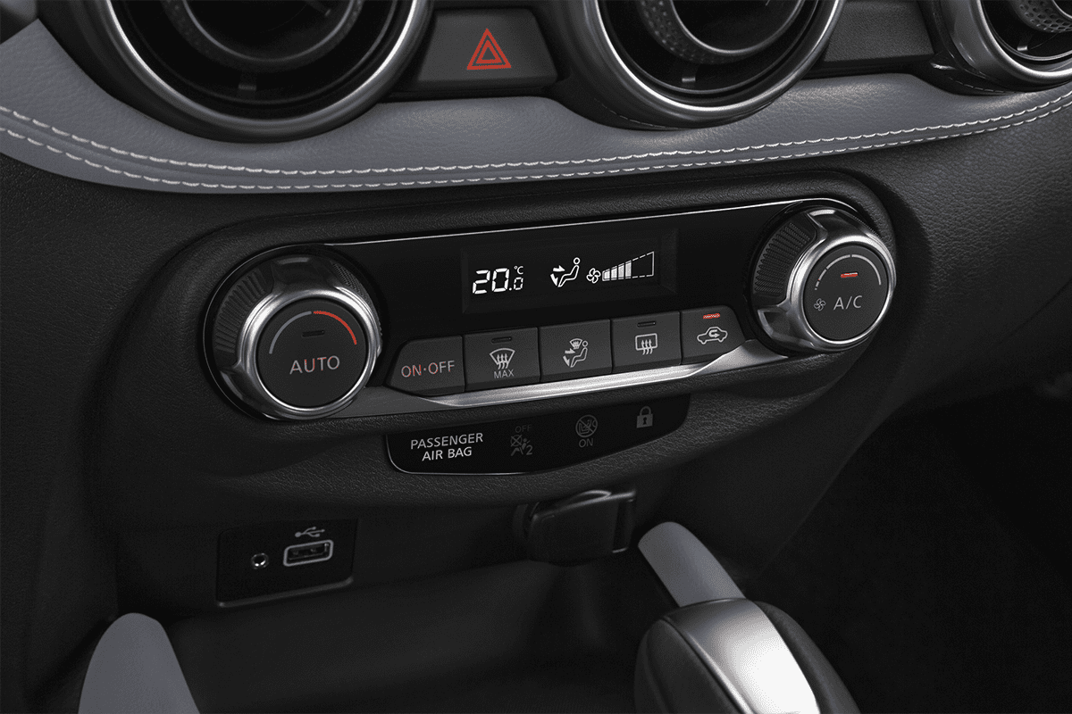 Klimasteuerung eines Nissan Juke Hybrid 