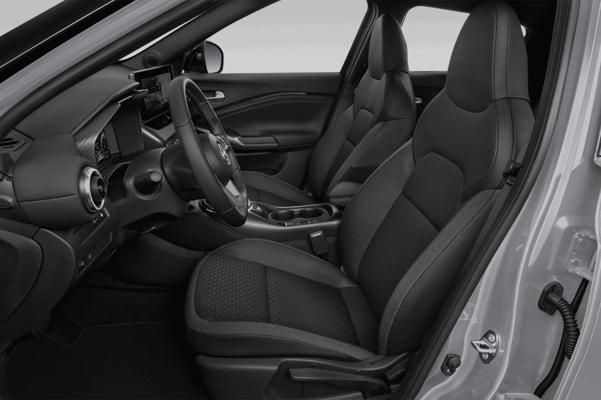 Vordersitze eines Nissan Juke 