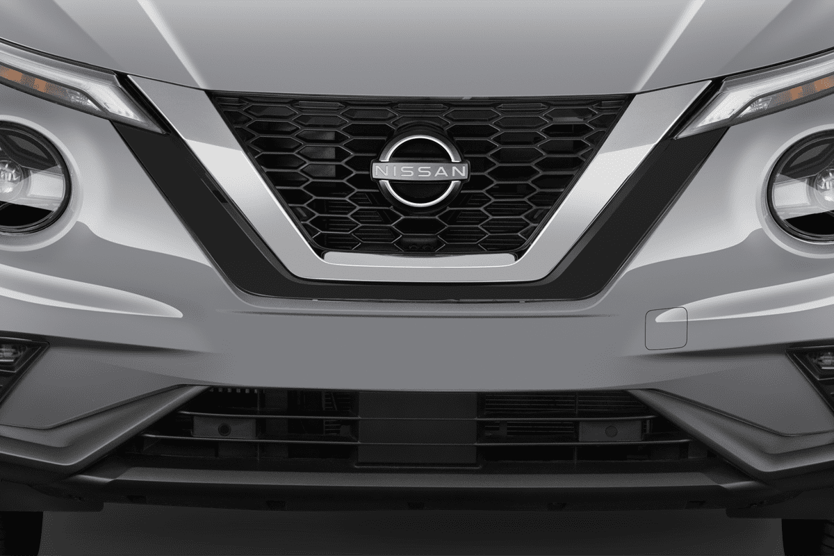 Kühlergrill eines Nissan Juke 