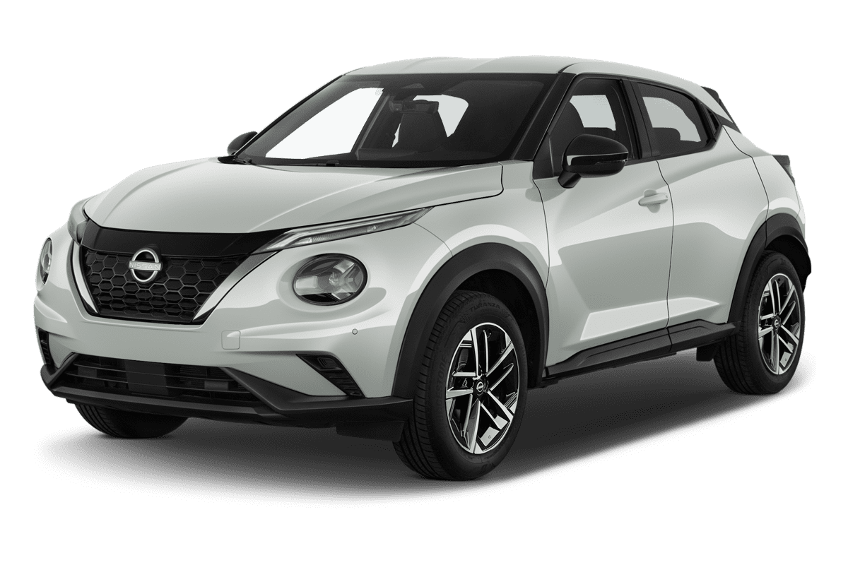 Schräge Frontansicht eines Nissan Juke Hybrid (neues Modell), freigestellt