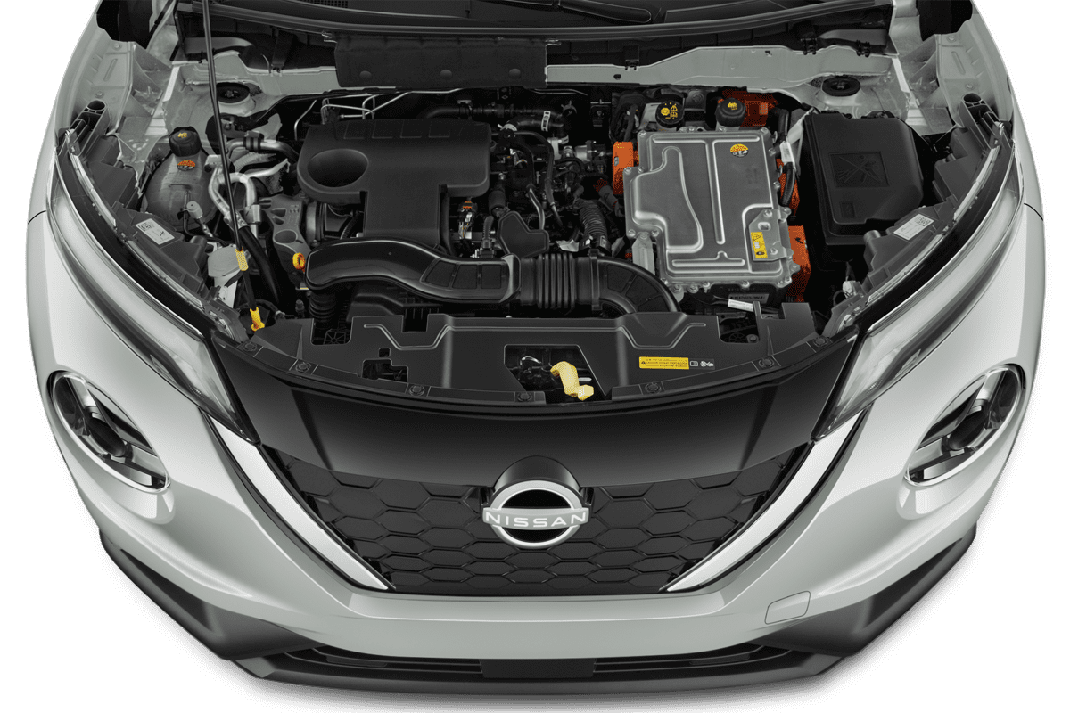 Motorraum eines Nissan Juke Hybrid (neues Modell)