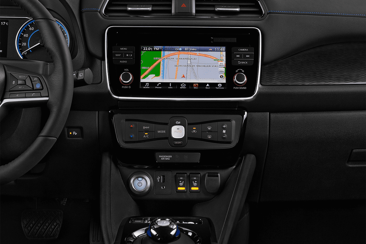 Mittelkonsole eines Nissan Leaf