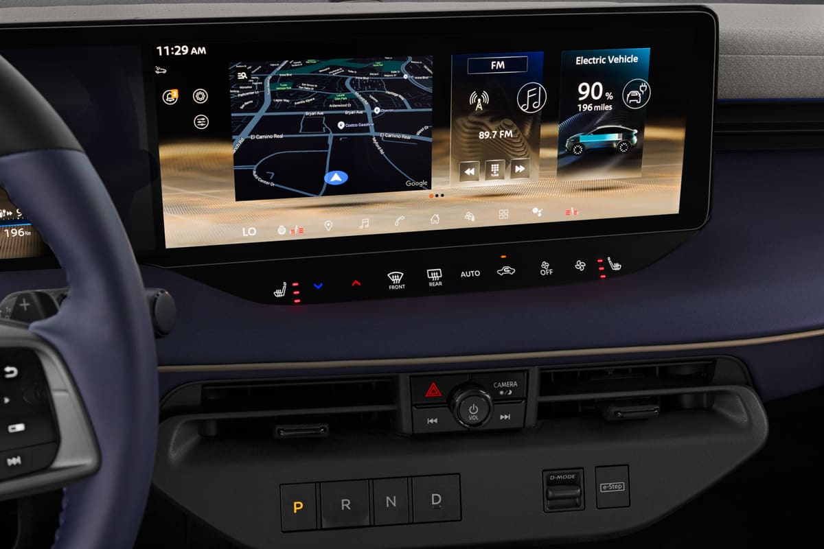 Mittelkonsole eines Nissan Leaf (KI-generiert)