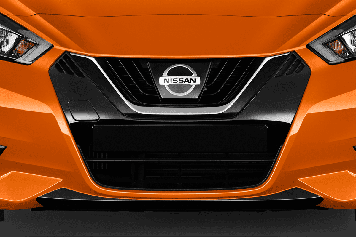 Kühlergrill eines Nissan Micra N-Way