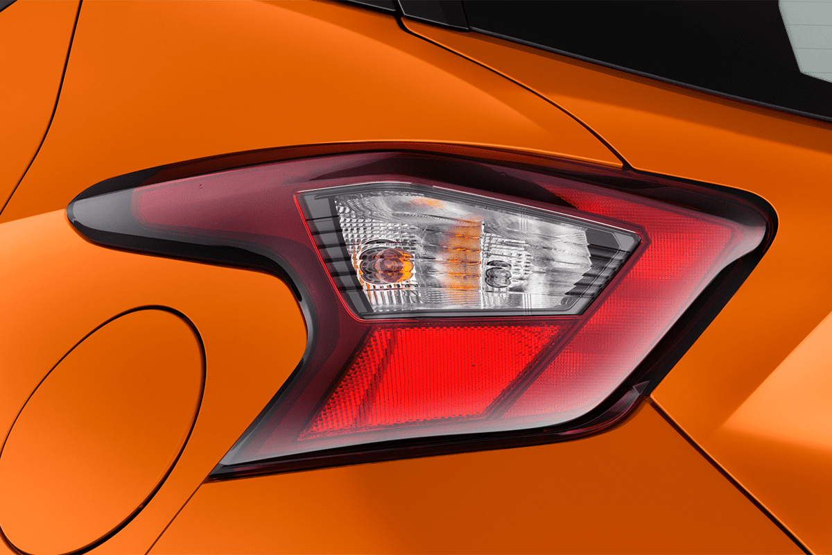 Heckleuchten eines Nissan Micra N-Way