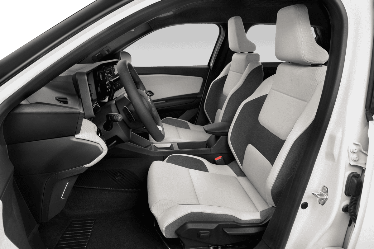 Vordersitze eines Nissan Micra BEV (neues Modell)