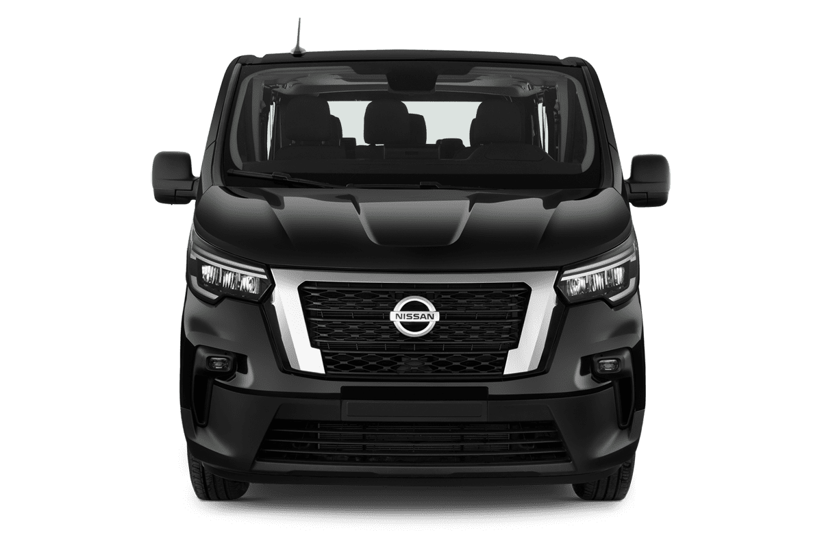 Frontansicht eines Nissan Primastar Kombi, freigestellt
