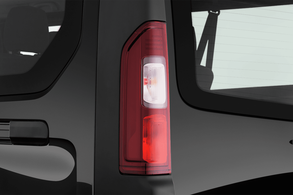 Heckleuchten eines Nissan Primastar Kombi