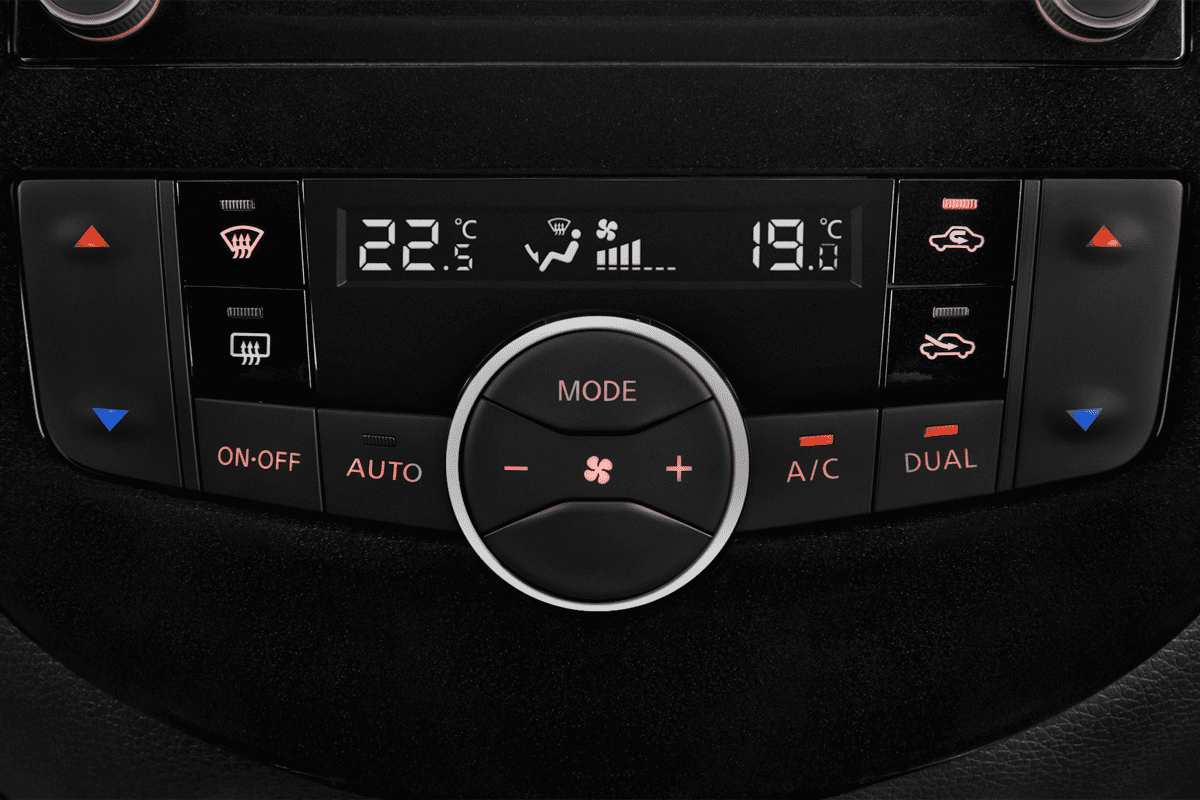 Klimasteuerung eines Nissan Pulsar