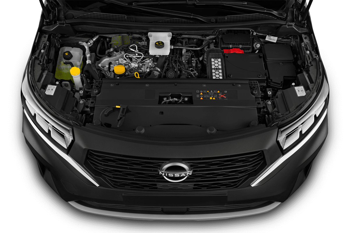 Motorraum eines Nissan Townstar Kombi