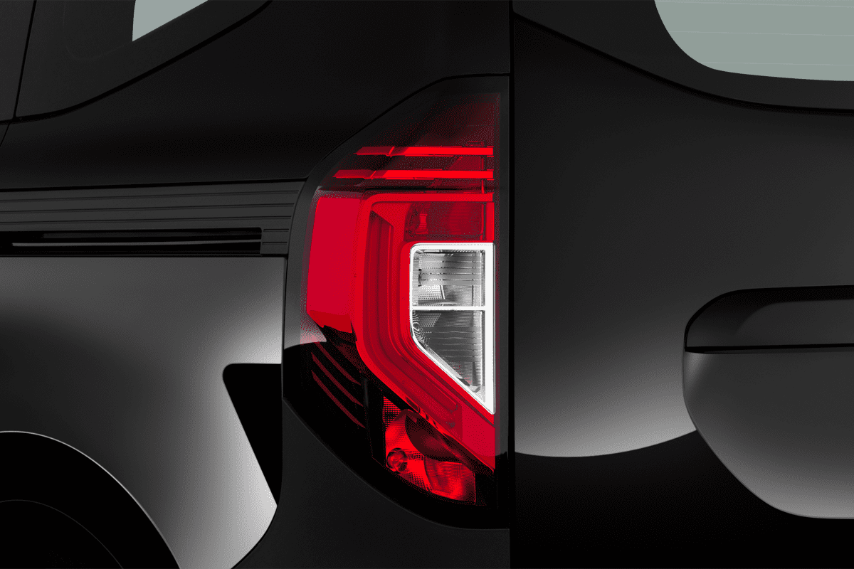 Heckleuchten eines Nissan Townstar Kombi