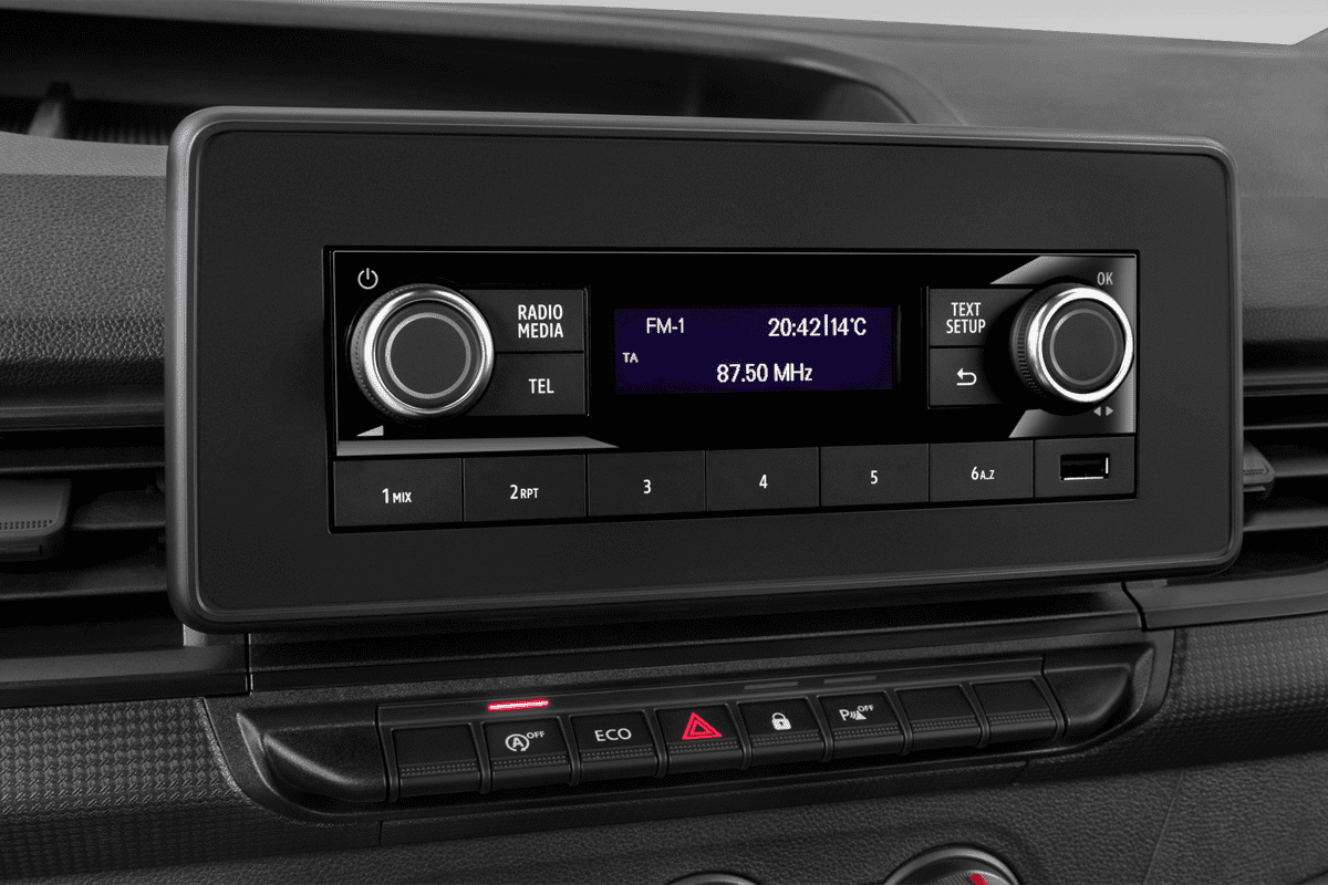 Audiosystem eines Nissan Townstar Kombi EV